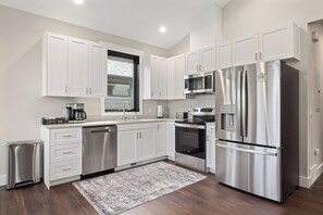 Private kitchen - Brand new 2-bedroom cottage in charming Red Lodge (Red Lodge)