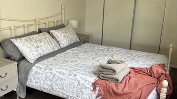 3 bedrooms, iron/ironing board, travel cot, free WiFi