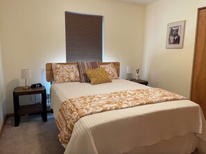 3 slaapkamers, een strijkplank/strijkijzer, wifi, beddengoed