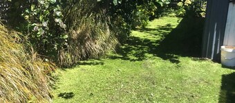 Walking distance to shops, beach, pub, playground, museum, golf club and wharf.