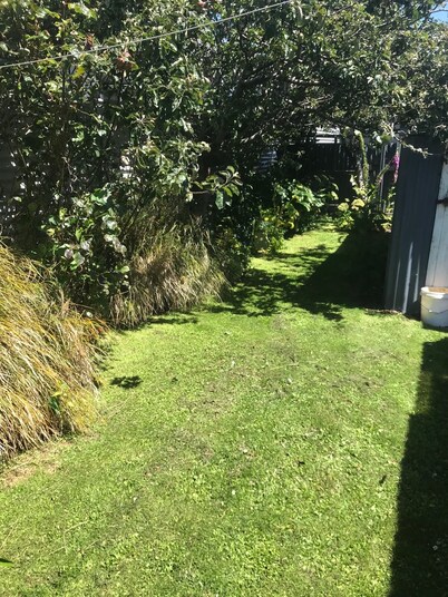 Walking distance to shops, beach, pub, playground, museum, golf club and wharf.