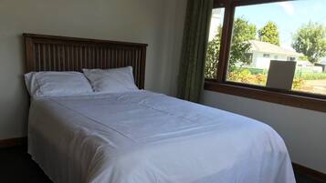 2 bedrooms, bed sheets