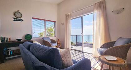 Seaside Sanctuary: A Secluded Coastal Escape