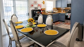 Dining - Casa Pueblo, Luxury Home w Pool, Jacuzzi, Game Room, Gym, Fire Pit, BBQ Backyard (Desert Hot Springs)