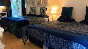 Iron/ironing board, Internet, bed sheets