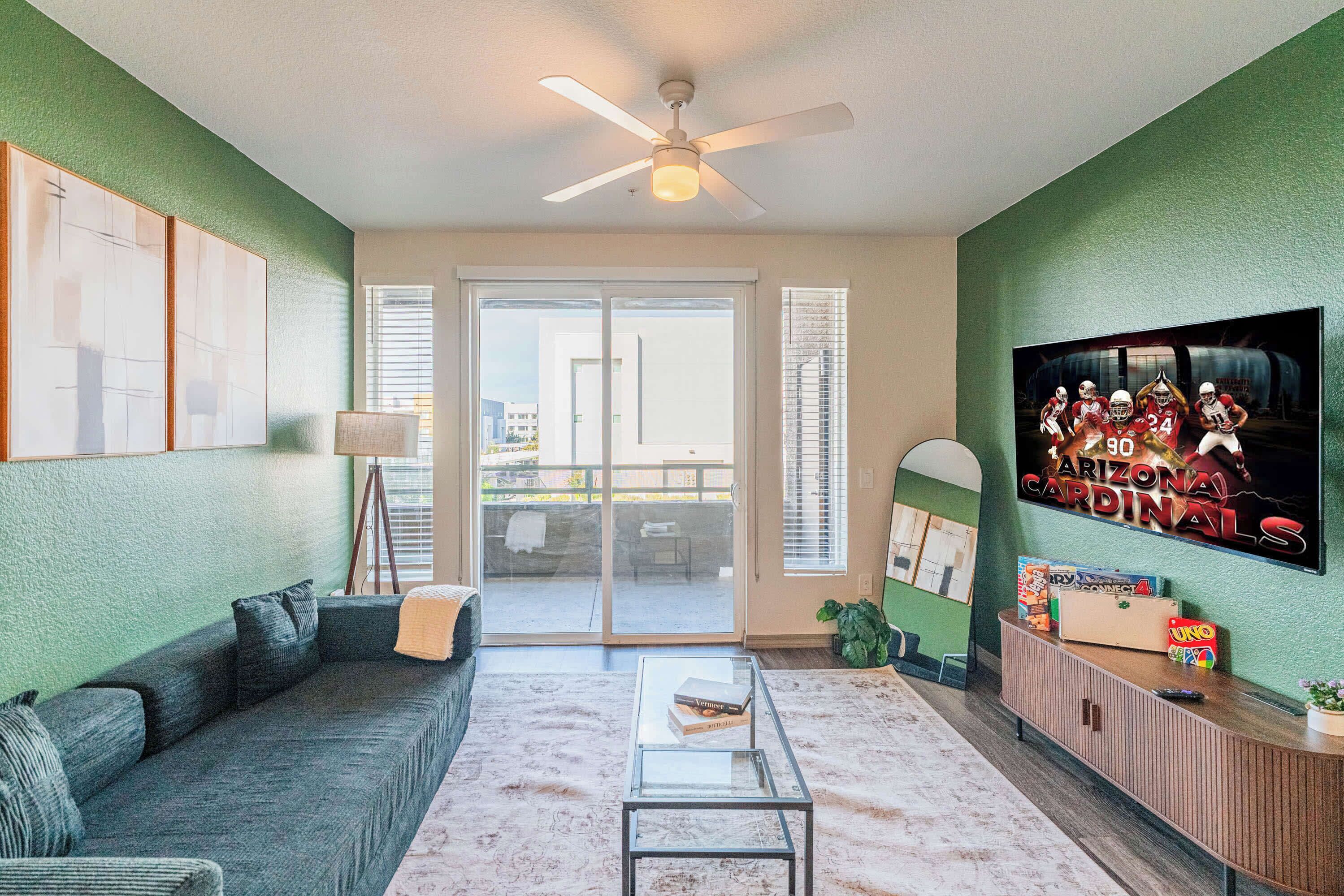 Televisión y oficina 