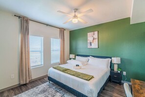 Desk, iron/ironing board, WiFi - Stadium Retreat w/ Balcony| Parking | Pool| Gym | WD (Glendale)