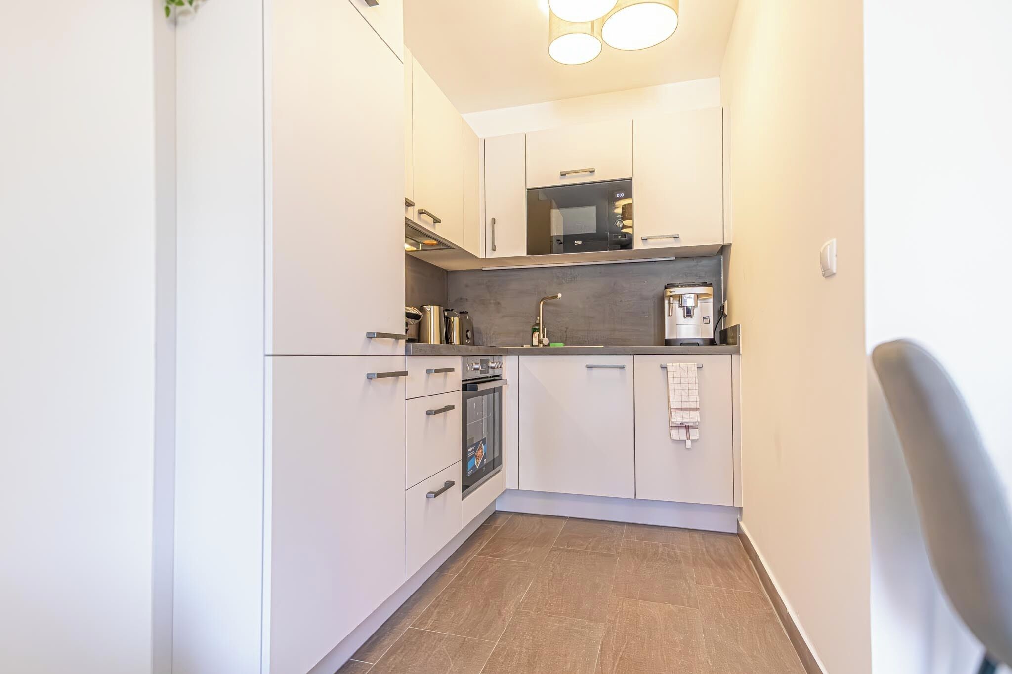 Basic Apartment | Private kitchen | Fridge, oven, stovetop, dishwasher