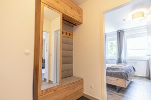 Iron/ironing board, free WiFi - Modern 1BR 1LR Balcony City Centers (Vienna)