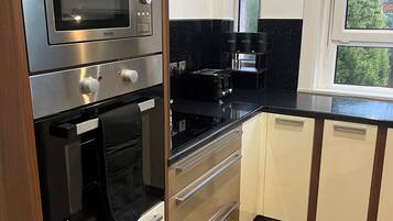 Réfrigérateur, micro-ondes, four, lave-vaisselle