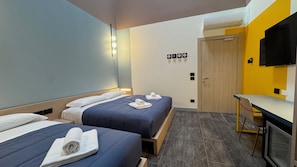In-room safe, desk, blackout curtains, soundproofing - HC Hotel Manerbio Loft (Manerbio)