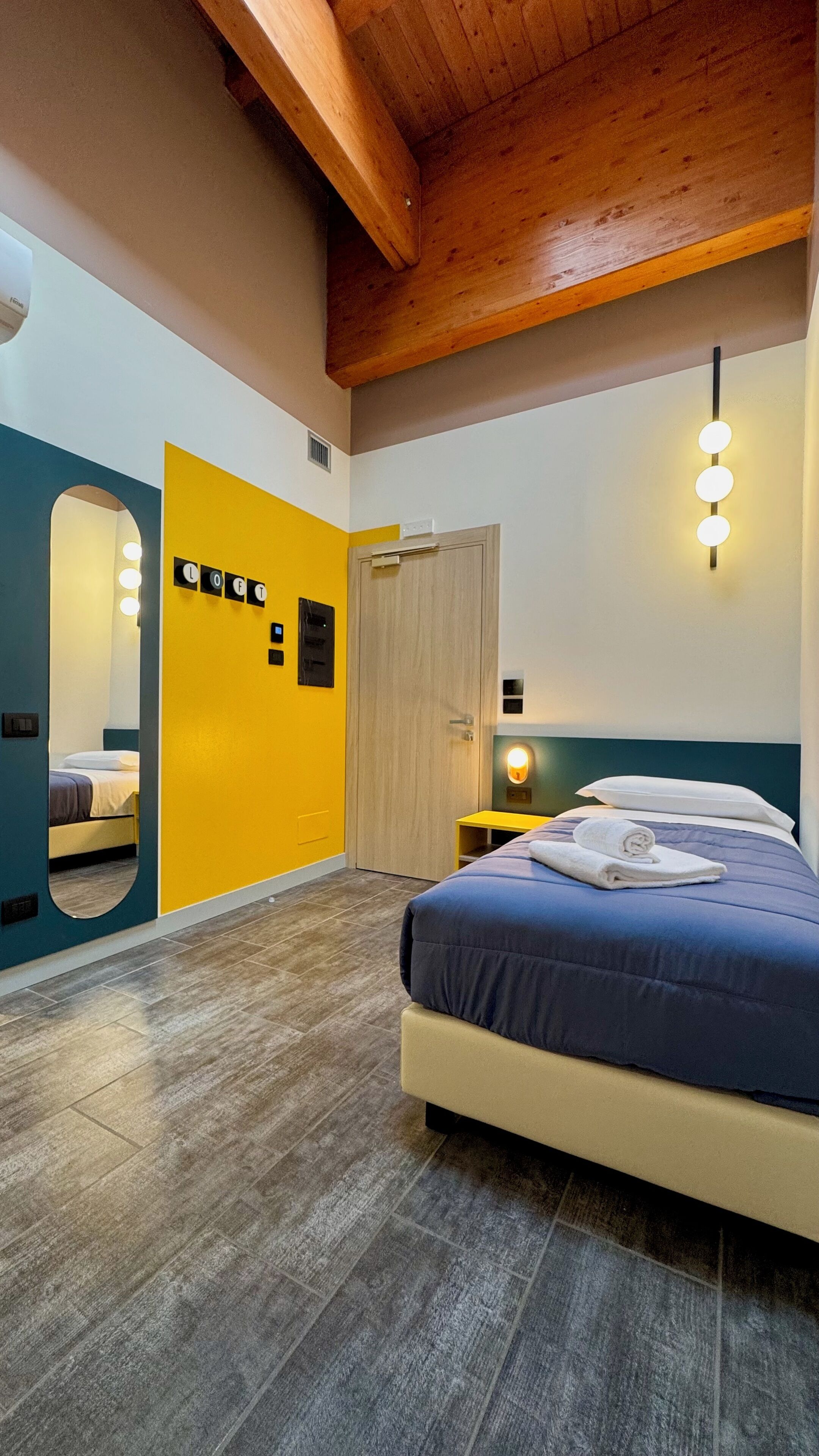 Classic Single Room | In-room safe, desk, blackout drapes, free WiFi