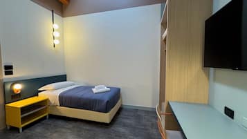 Classic Single Room | In-room safe, desk, blackout drapes, soundproofing