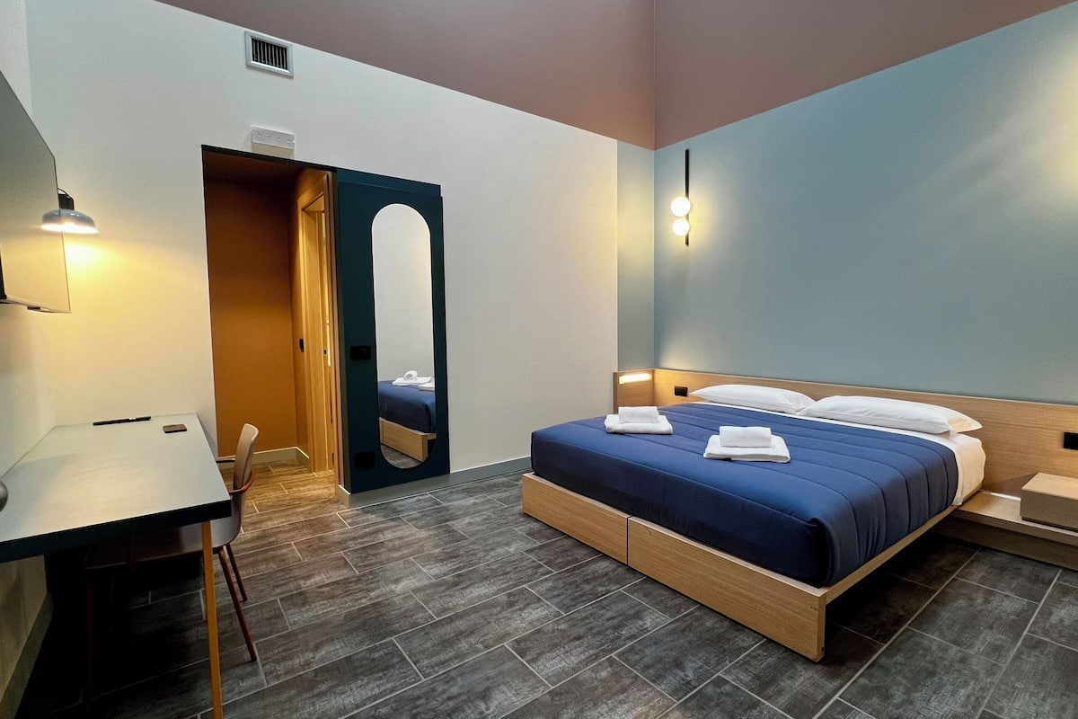 Classic Double Room | In-room safe, desk, blackout drapes, soundproofing