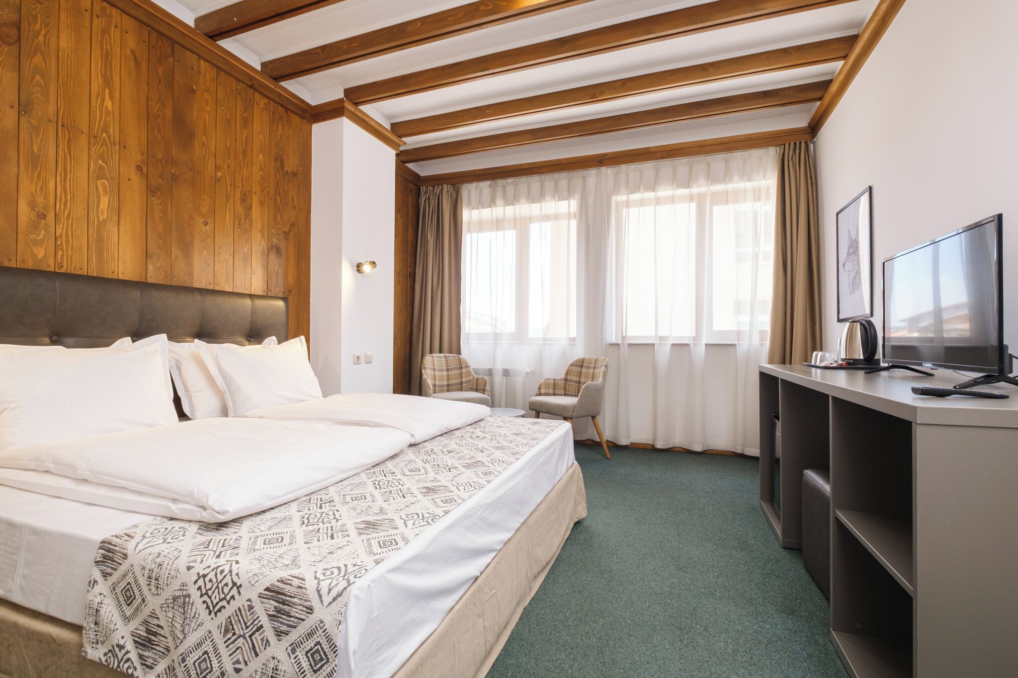 Camera doppia, vista città | Una scrivania, ferro/asse da stiro, Wi-Fi gratuito