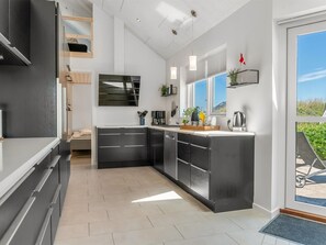 Réfrigérateur, micro-ondes, four, lave-vaisselle