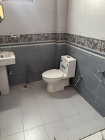 Deluxe Double Room, Mountain View | Bathroom | Slippers