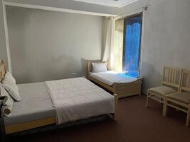 Deluxe Double Room, Mountain View | Soundproofing, iron/ironing board, free WiFi