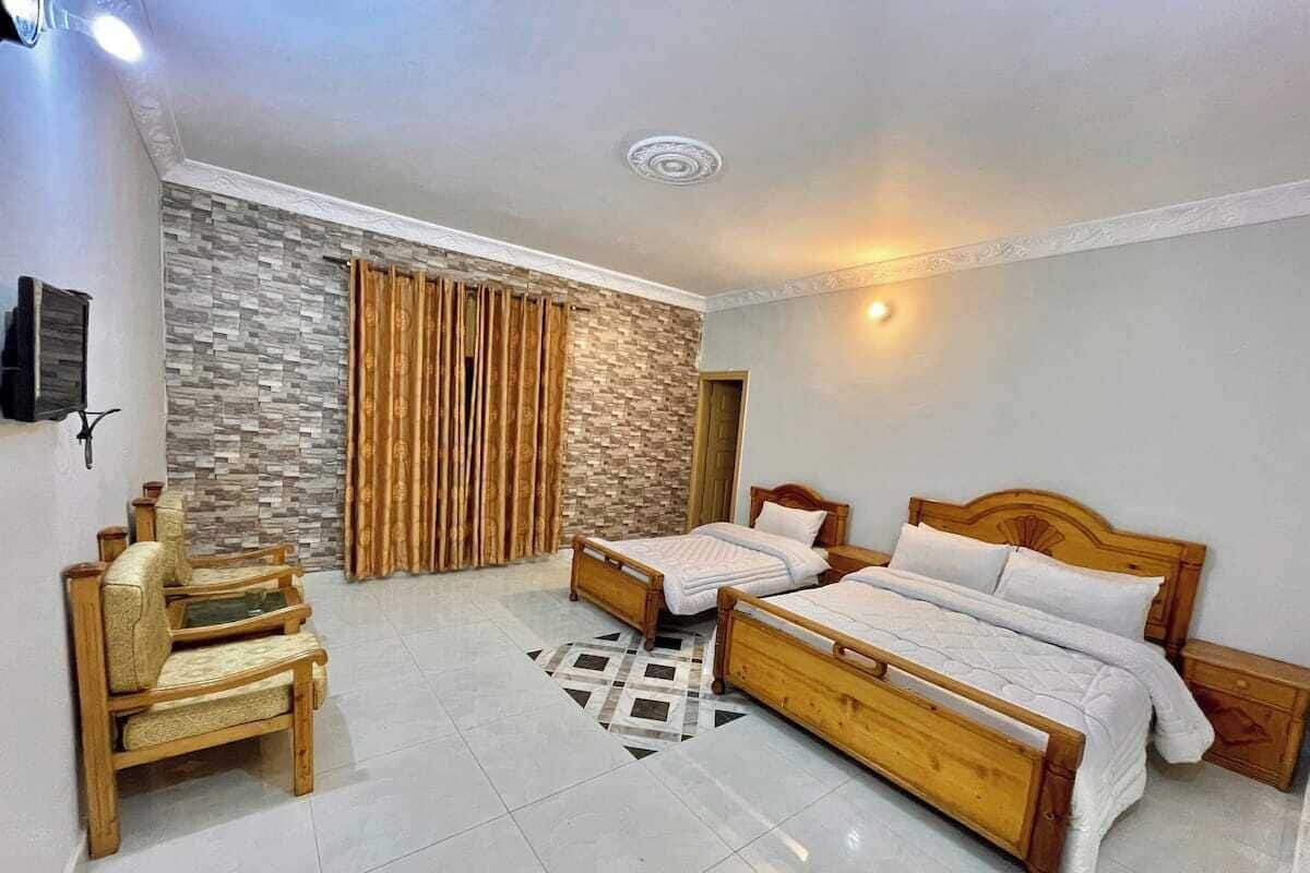 Sistema de insonorización, tabla de planchar con plancha y wifi gratis