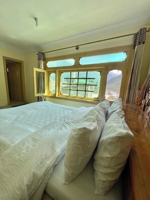 Sistema de insonorización, tabla de planchar con plancha y wifi gratis 