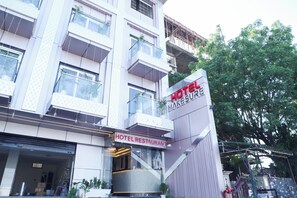 Front of property - Hotel MakeSure  (Ajmer)