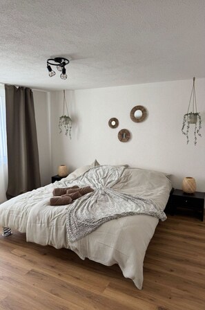 Lit parapluie, Wi-Fi gratuit, draps fournis