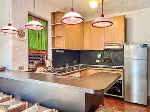 Oven, dishwasher, high chair
