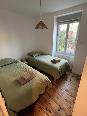 Schreibtisch, kostenloses WLAN