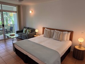 1 bedroom, iron/ironing board, WiFi - Barefoot Retreat Port Douglas (Port Douglas)