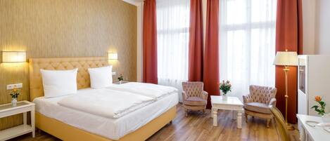 Premium bedding, in-room safe, desk, blackout drapes