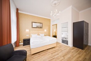 Double or Twin Room, Non Smoking, Private Bathroom | Premium bedding, in-room safe, desk, blackout drapes - Arco Smart Hotel Berlin (Berlin)