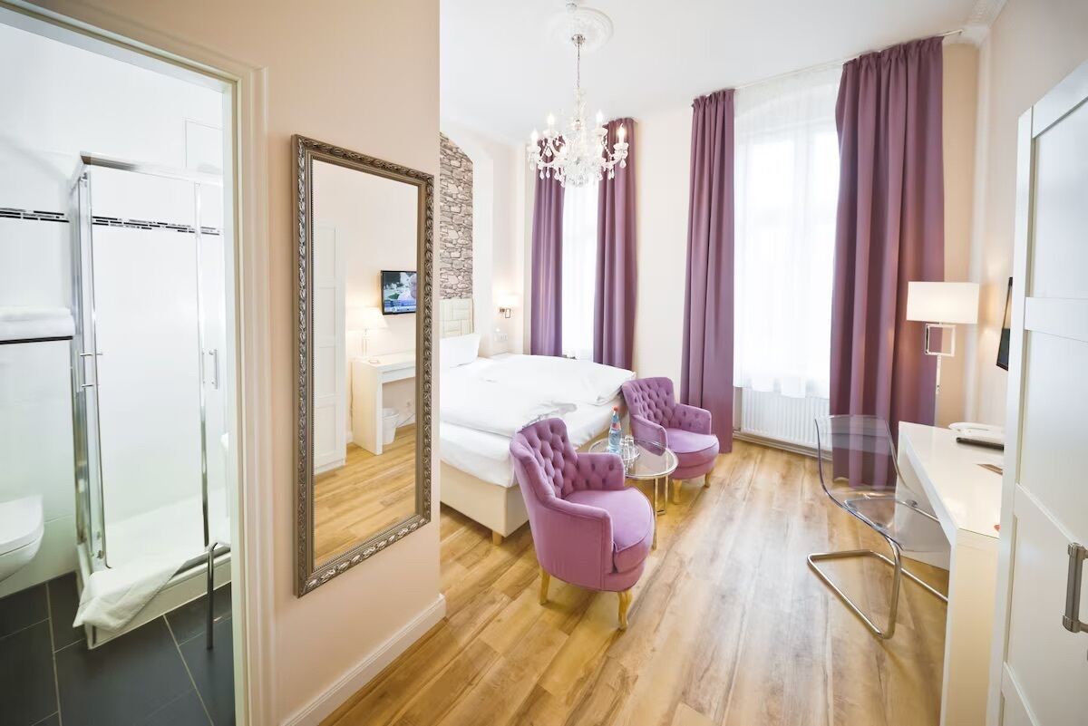 Double or Twin Room, Non Smoking, Private Bathroom | Premium bedding, in-room safe, desk, blackout drapes