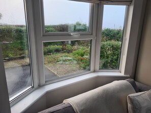 Interior - Comfortable 3-bedroom house in Liscannor - coastal, village, & cliffs (Liscannor)