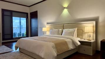 Deluxe Double Room, City View | Soundproofing, iron/ironing board, free WiFi