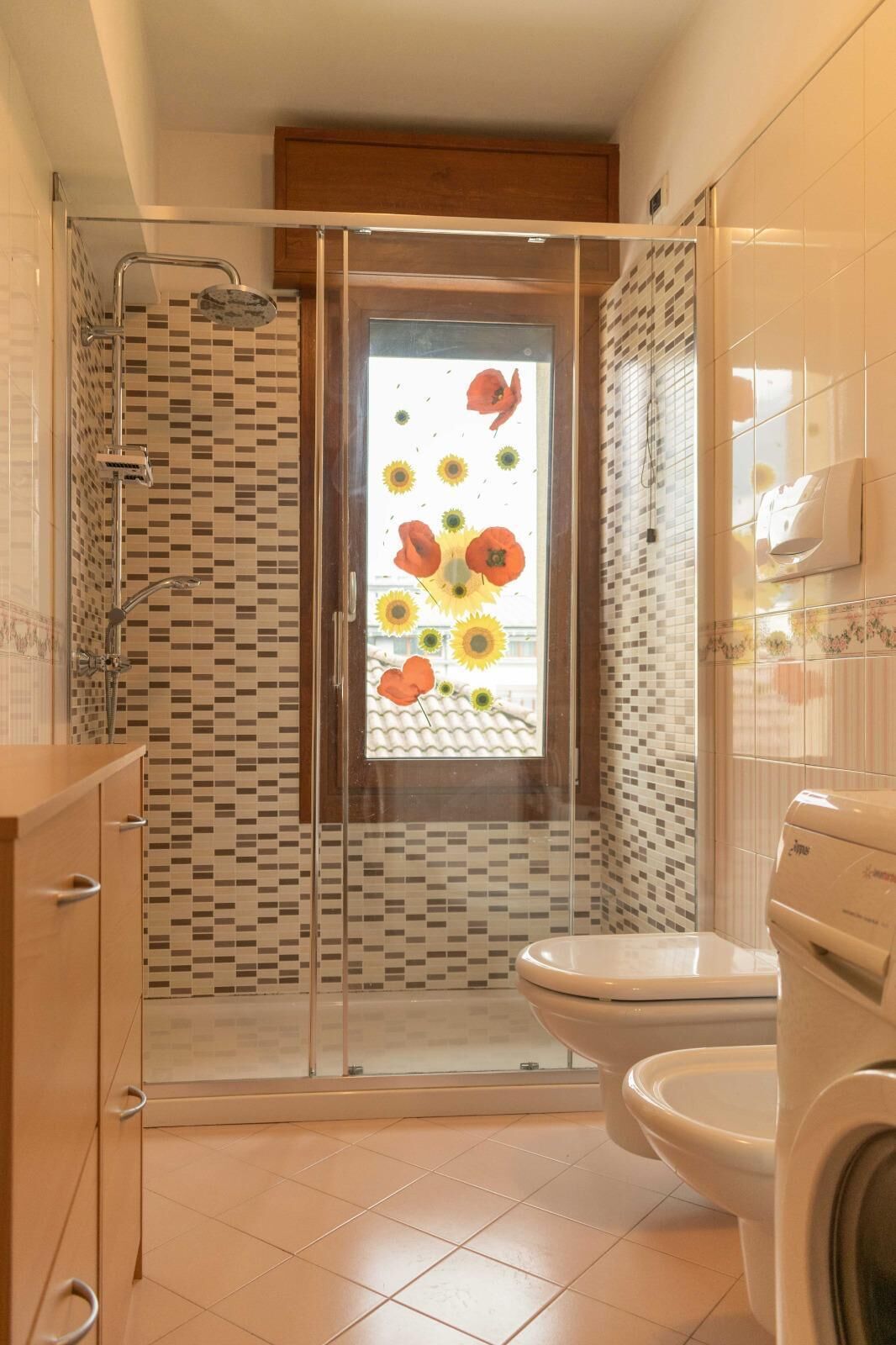 Doccia, asciugacapelli, bidet, asciugamani