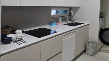 Family Villa, 3 Bedrooms, Non Smoking, Private Bathroom | Private kitchen