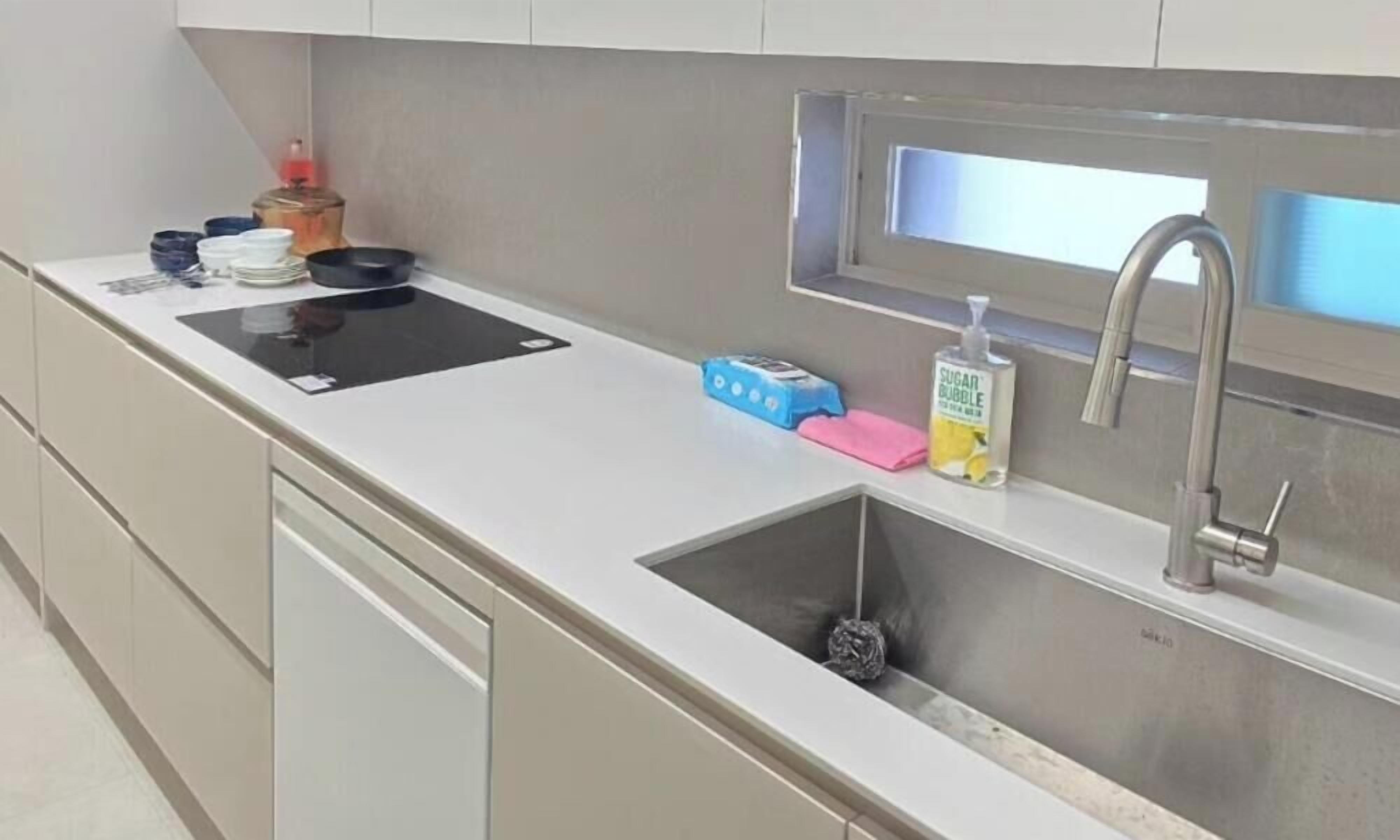 Family Villa, 3 Bedrooms, Non Smoking, Private Bathroom | Private kitchen | Electric kettle