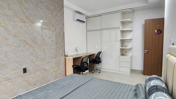 Iron/ironing board, WiFi