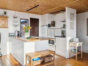 Fridge, microwave, dishwasher, cookware/dishes/utensils - "Joseph" - 500m from the sea by Interhome (Ebeltoft)