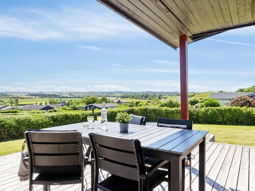 "Joseph" - 500m from the sea by Interhome