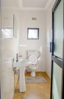 Ducha, toallas, jabón, shampoo