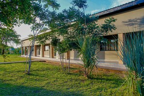 Exterior - Tou Safari Lodge (Livingstone)