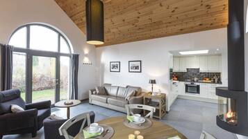 Comfort cottage, 2 slaapkamers, niet-roken, uitzicht op tuin | Woonruimte