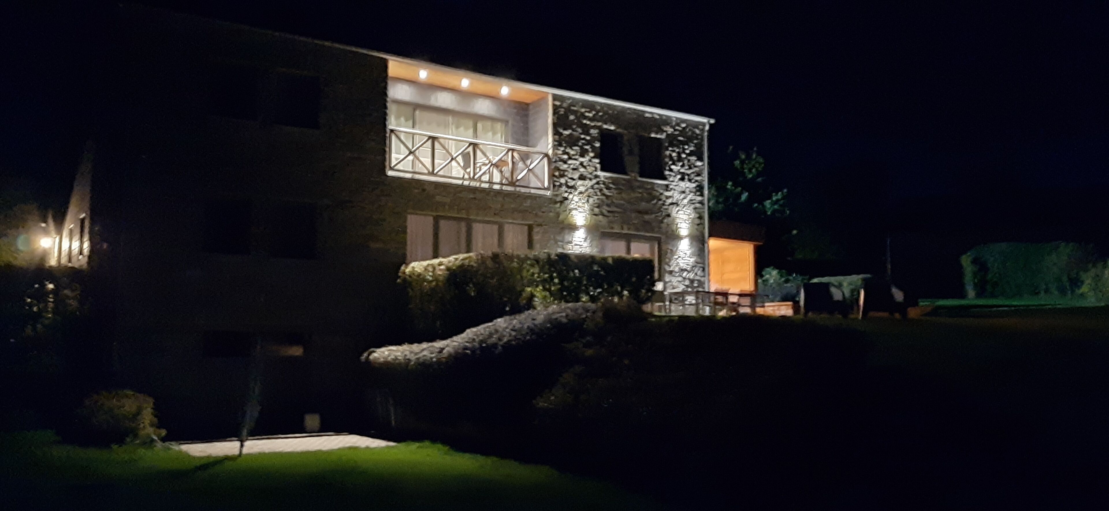 Façade de l’hébergement - soirée/nuit