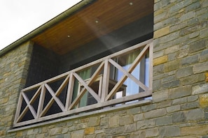 Exterior detail - Domaine du vieux chêne (Stoumont)