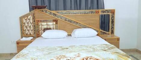 Kamar Double, pemandangan gunung | Kedap suara, setrika/meja setrika, dan Wi-Fi gratis