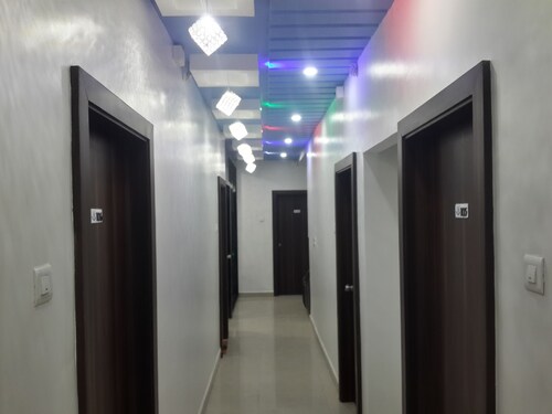 Hotel Holiday Era Lodging