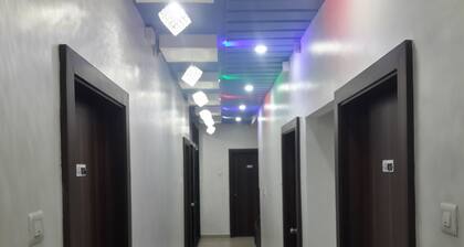 Hotel Holiday Era Lodging