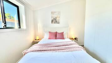 Bügeleisen/Bügelbrett, WLAN, Bettwäsche