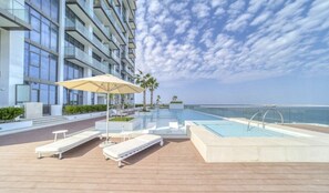 Pool - 2 Bed in Anwa By Omniyat with sea view (Dubai)